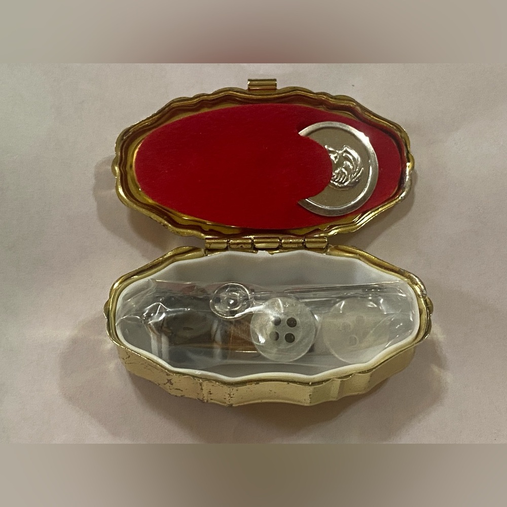 Flower Trinket Sewing Supplies Travel Box #6484 - Picture 4 of 12